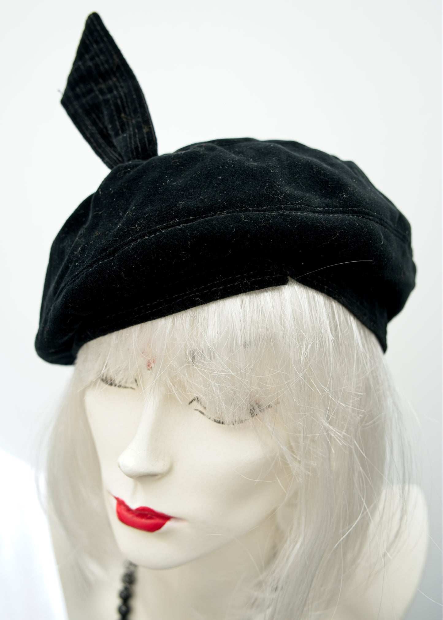 Vintage 50s 60s Black Velvet Beret Hat • Tilt Hat