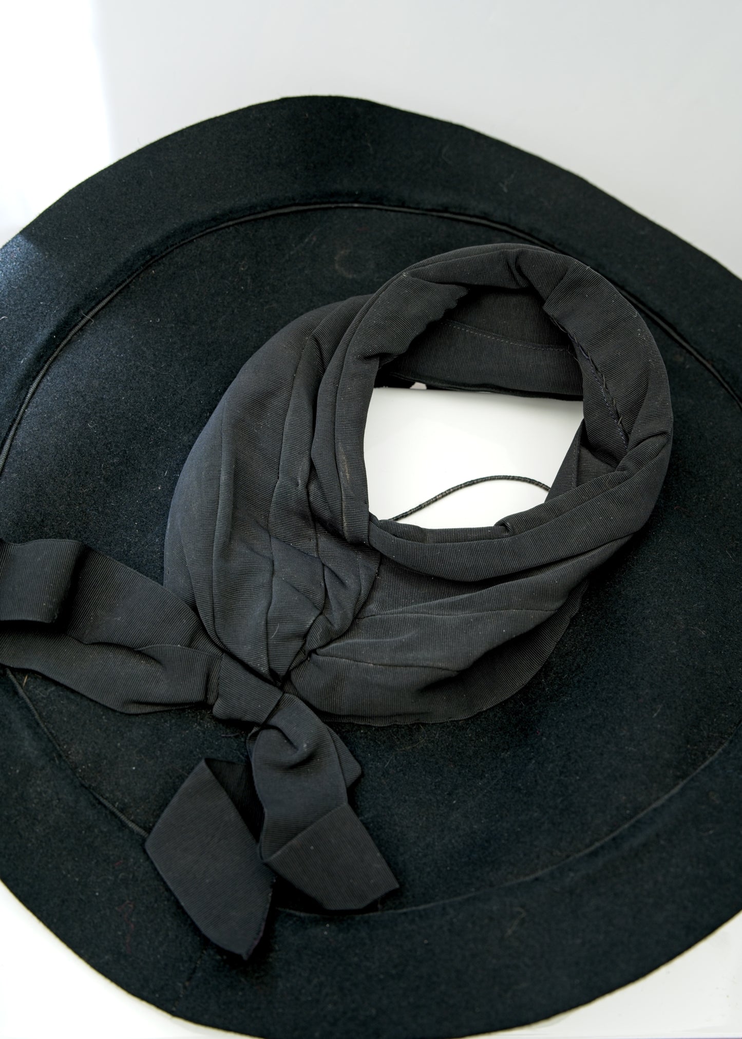 Vintage 40s Witchy Black Crown-Less Halo Hat • Sun Hat • Wide Brim Hat