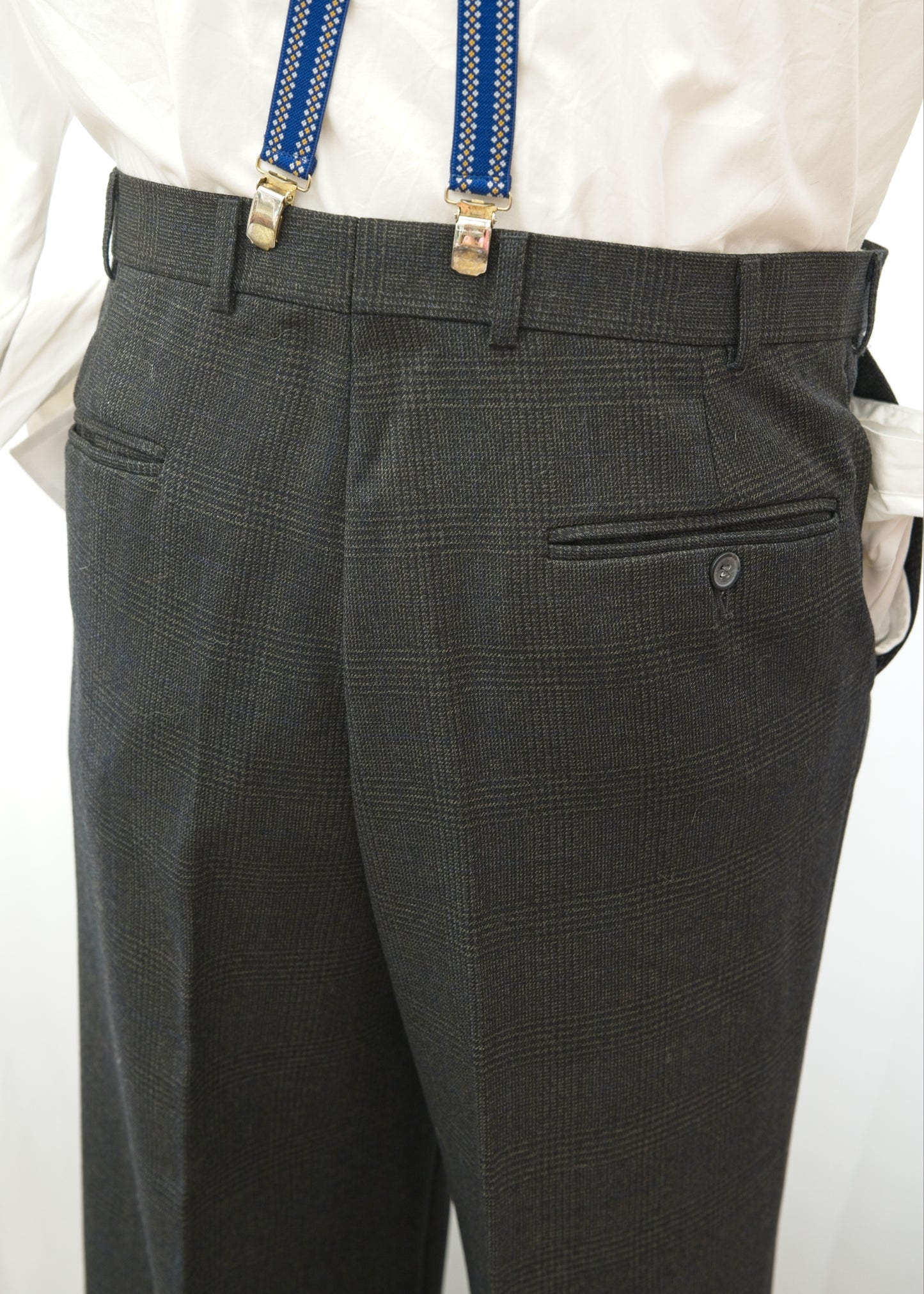 1960s Men's Vintage Charcoal Grey Check Suit 42”L • Centaur