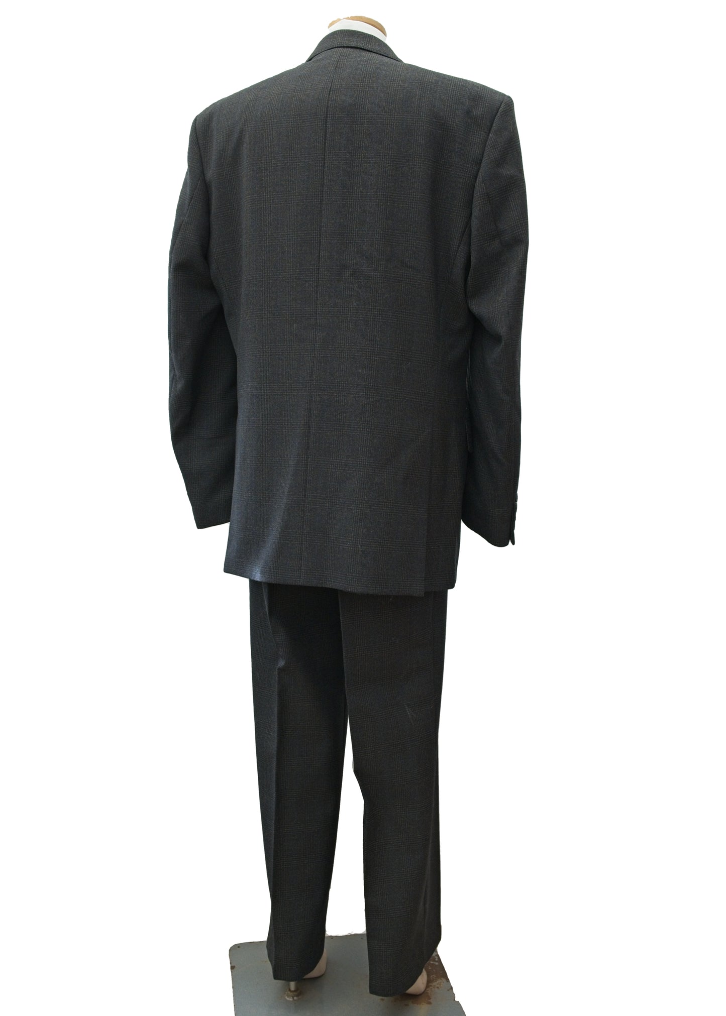1960s Men's Vintage Charcoal Grey Check Suit 42”L • Centaur