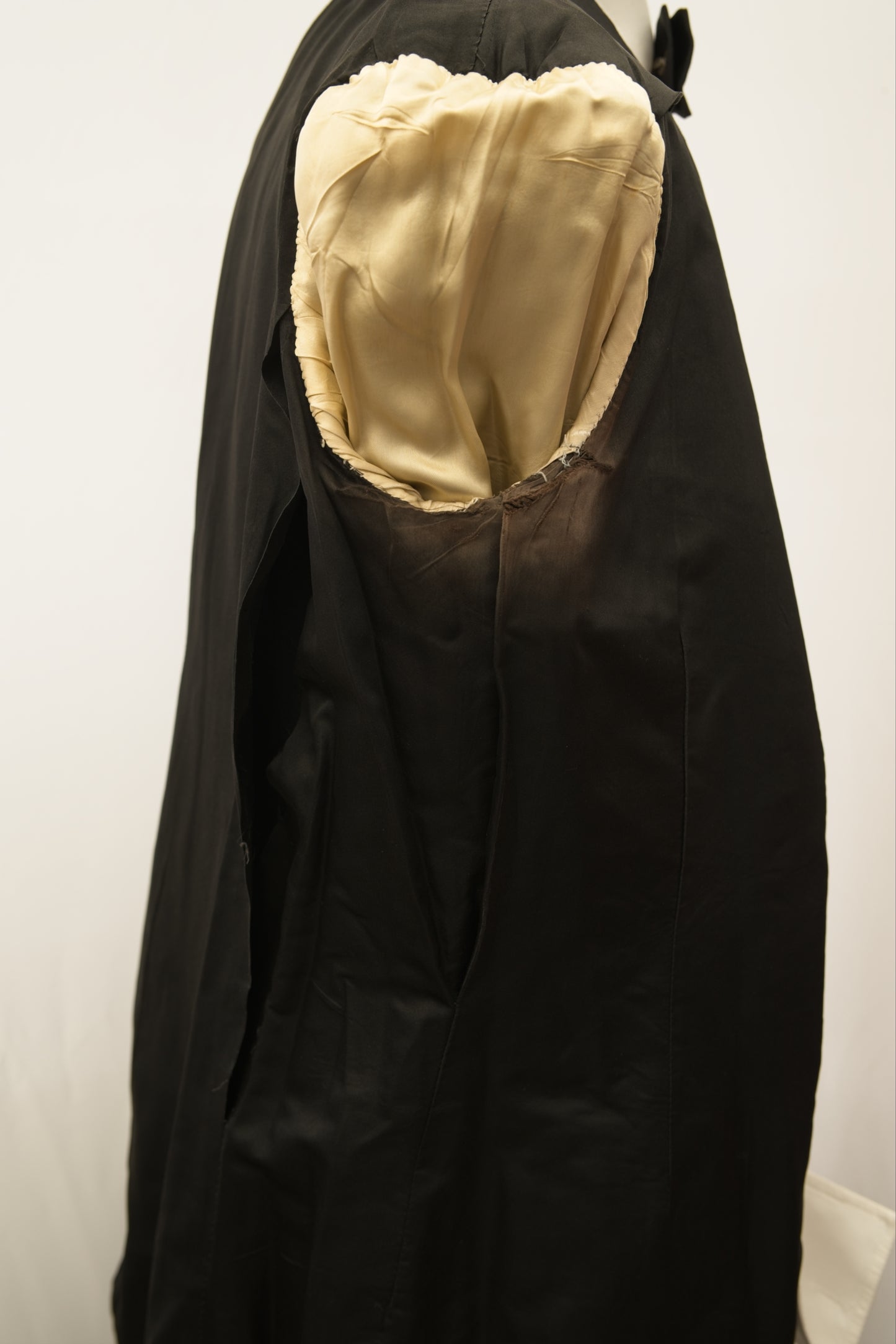 1930s Vintage Double Breasted Tuxedo Dinner Jacket • Welsh & Jefferies 44"