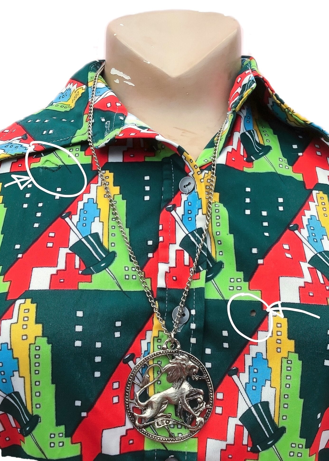 Vintage 70s Mod Disco Novelty Pointed Dagger Collar Blouse Shirt • Art Deco Print