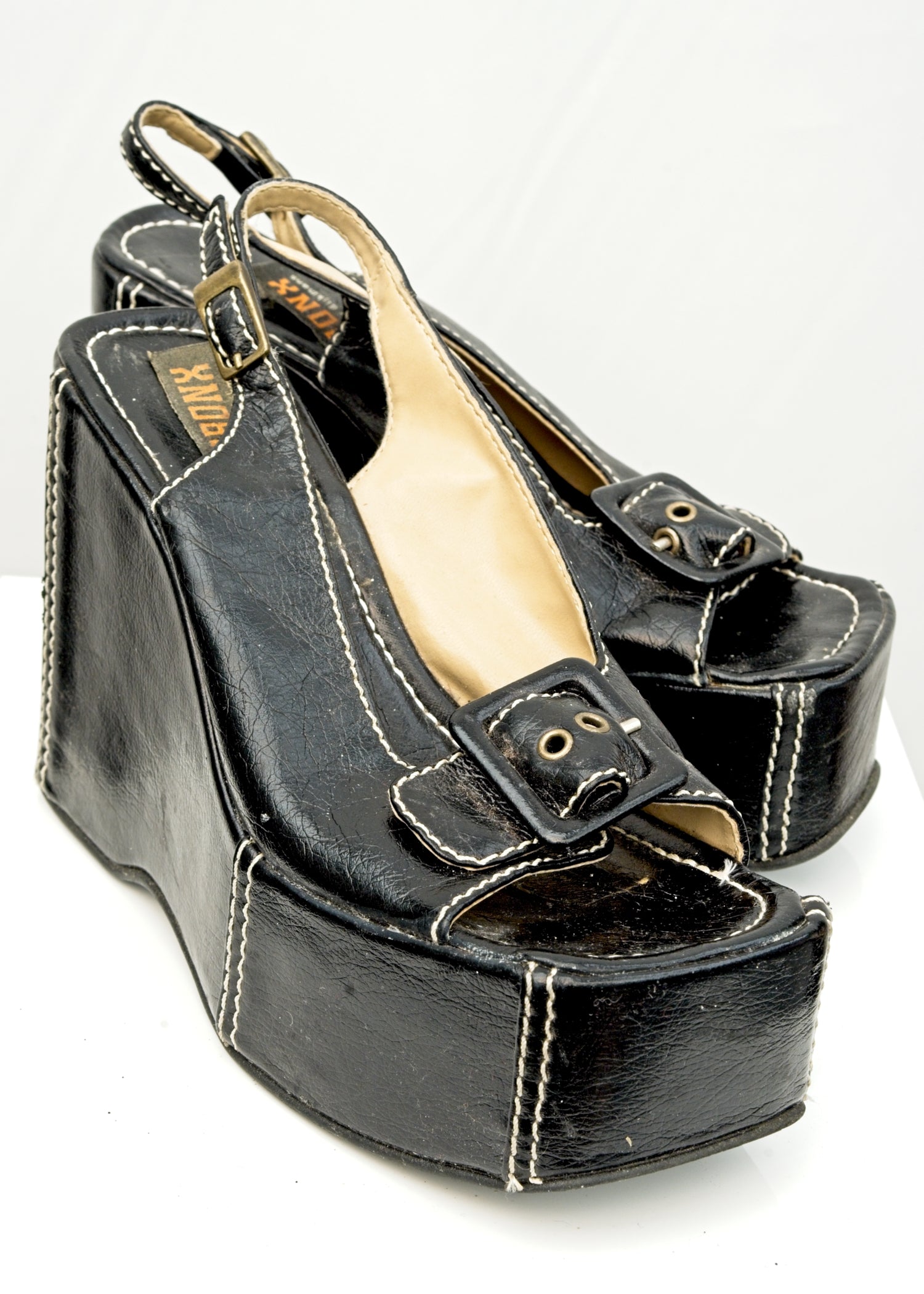 Black shops sandal platform shoes