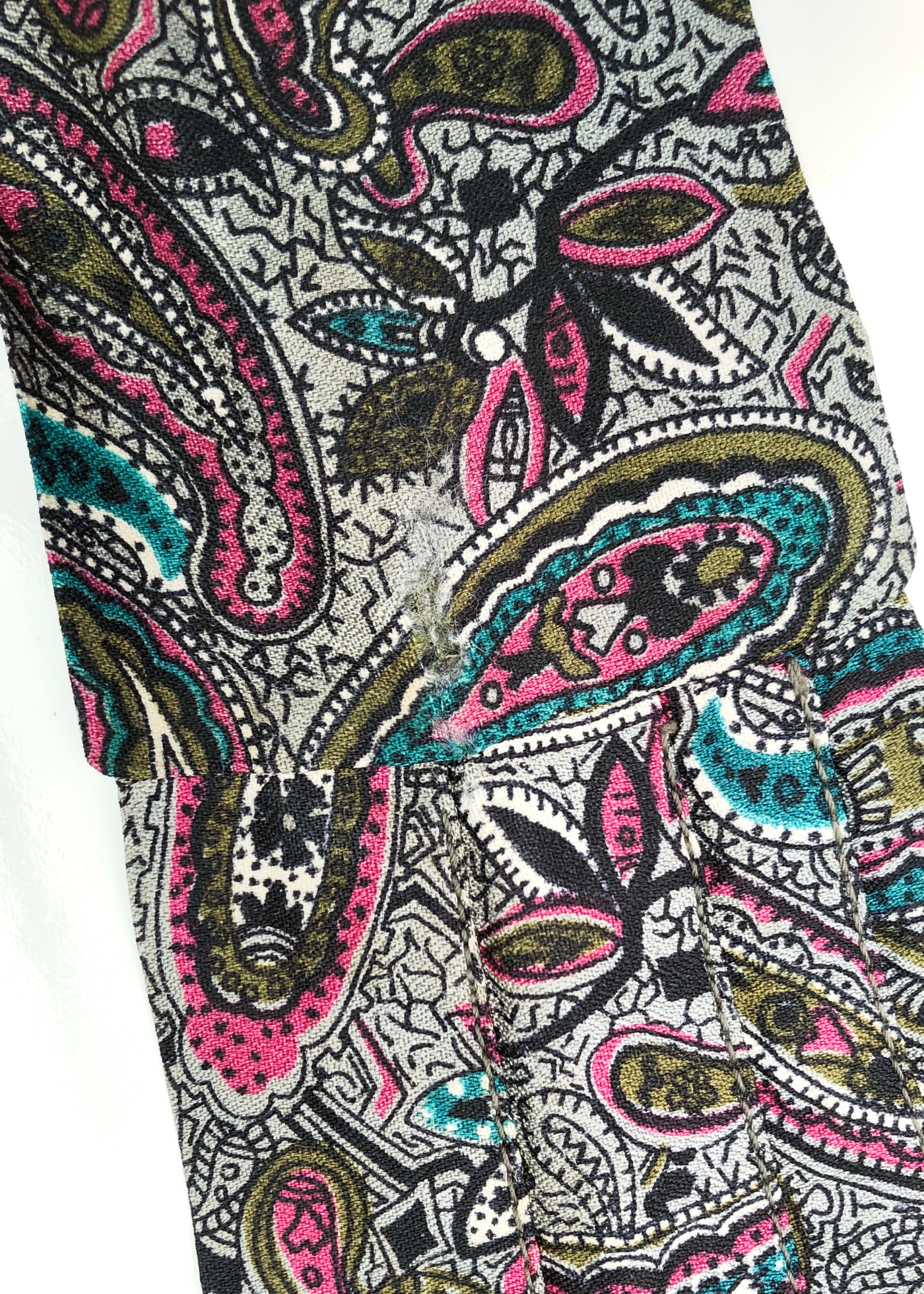 Vintage 60s Paisley Cravat • Grey, Pink, Turquoise