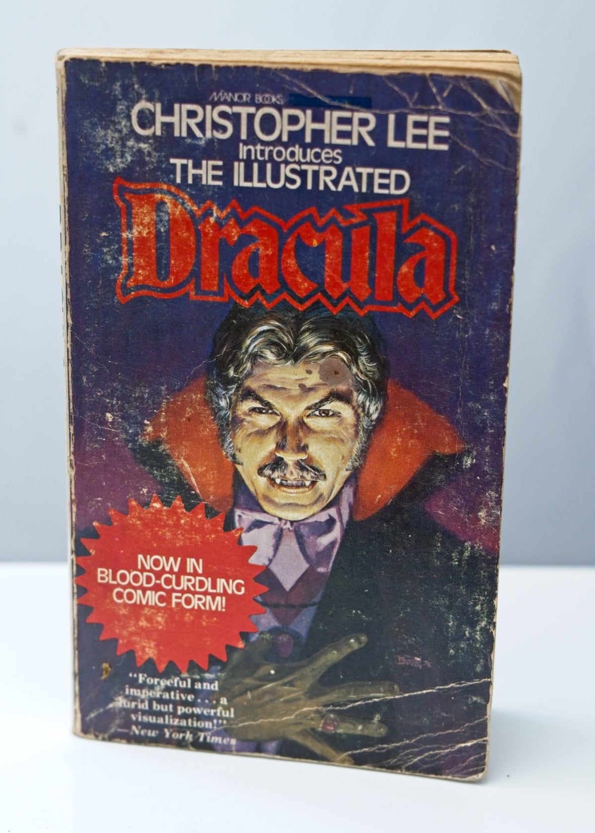 Christopher Lee Introduces The Illustrated Dracula • Manor Books, 1975