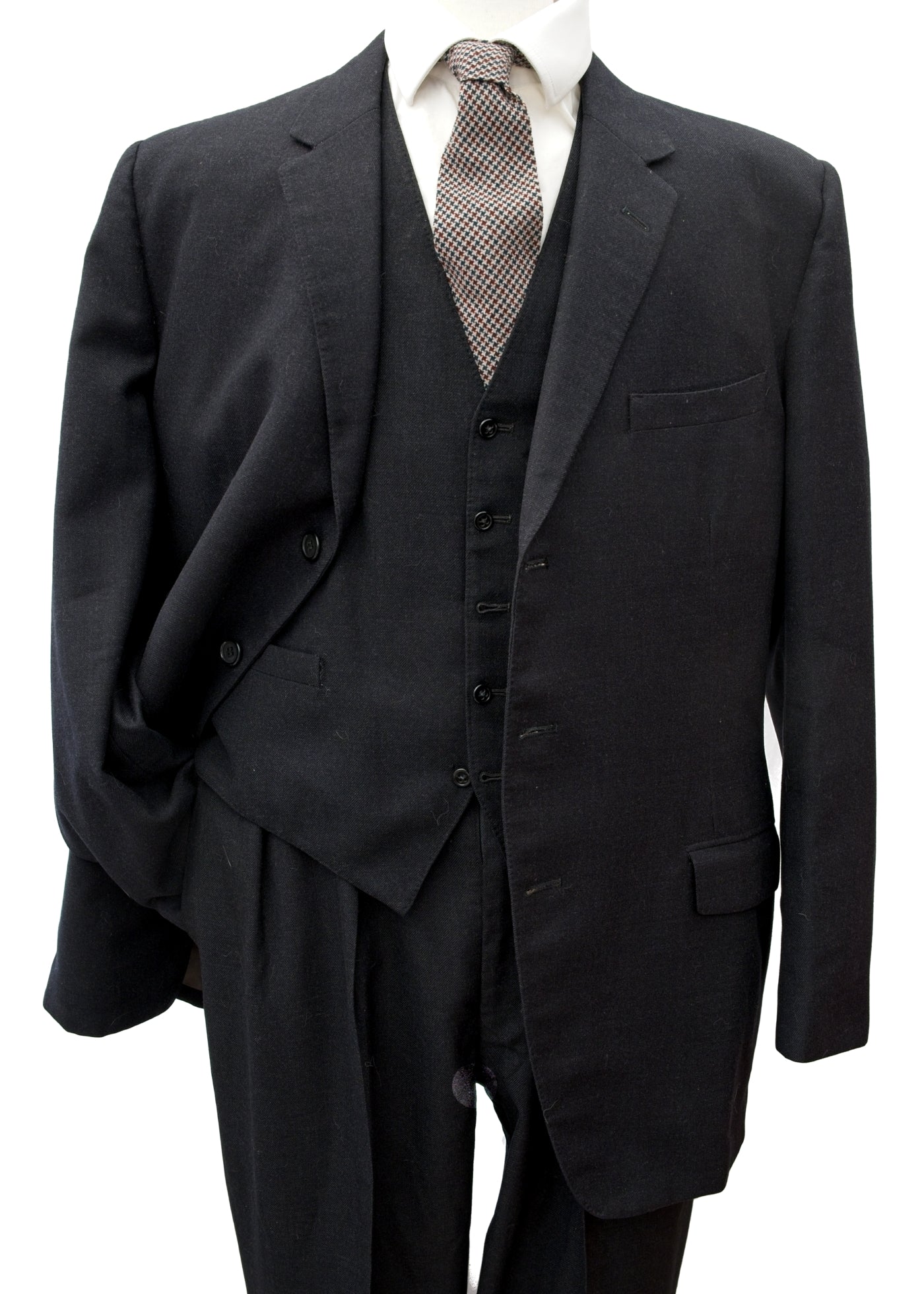 1960s Men's Vintage Charcoal Grey 3 Piece Suit • Berwin 44”