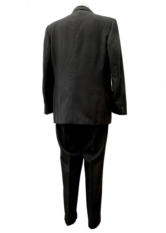 1960s Men's Vintage Charcoal Grey 3 Piece Suit • Berwin 44”