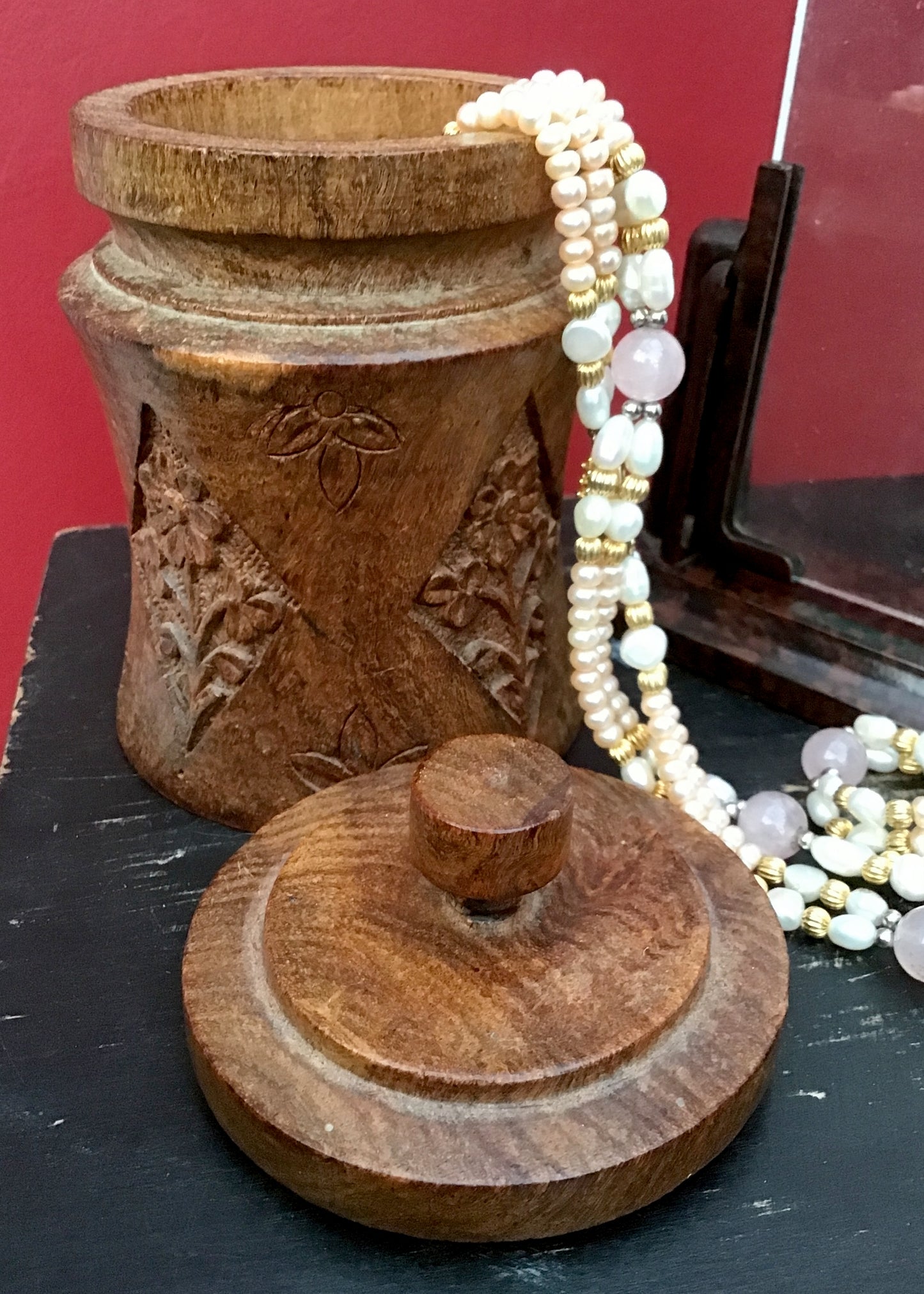 Vintage Hand Carved Jewellery Trinket Round Box with Lid