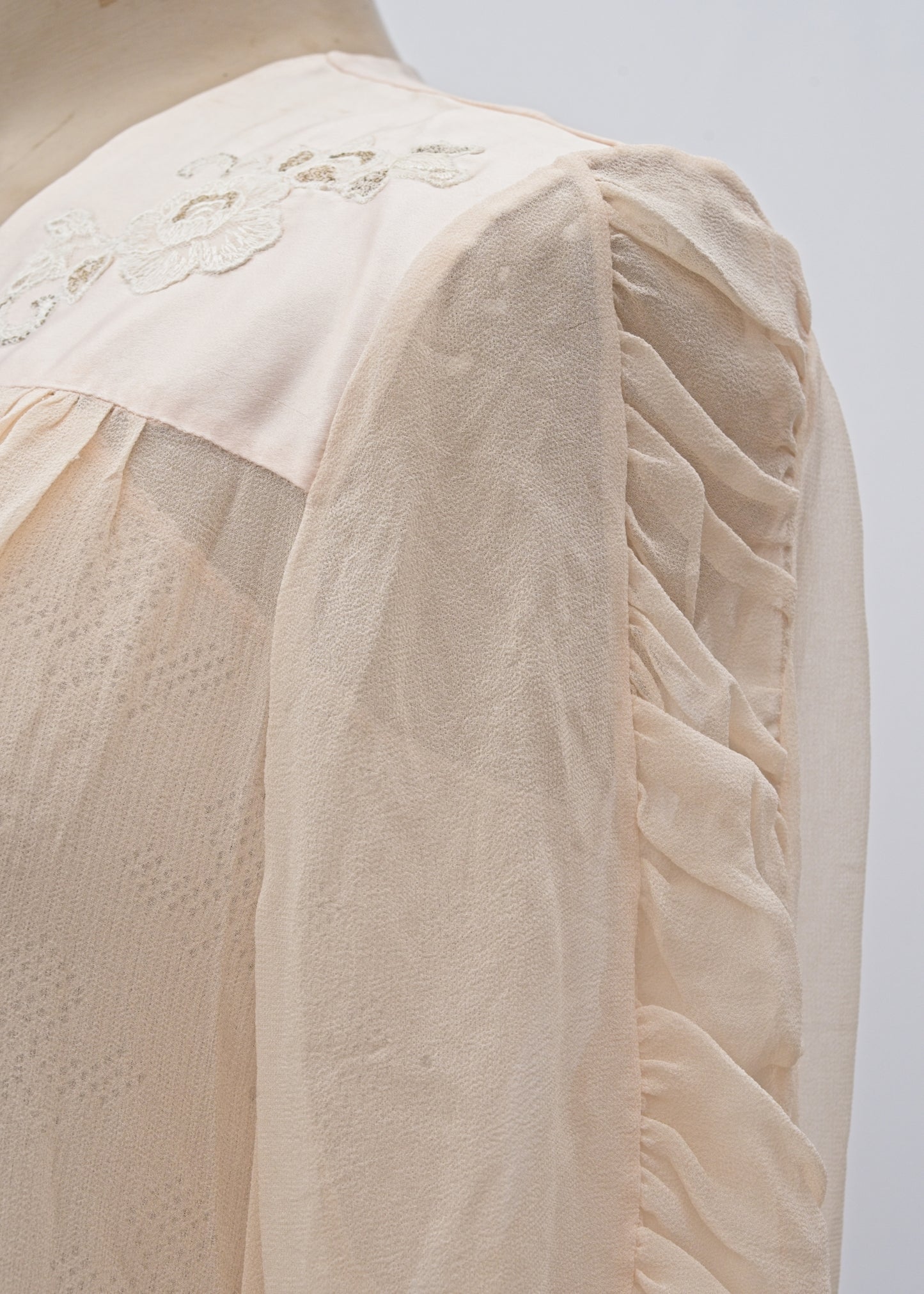 Gorgeous Vintage Apricot Pink Charlotte Hilton Silk Georgette Peignoir Robe
