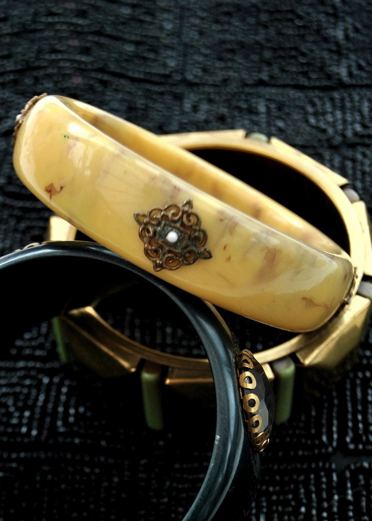 Marbled Eggyolk Yellow Retro Bangle Bracelet