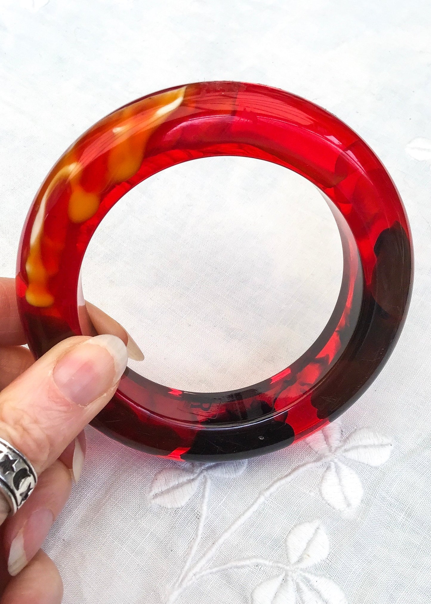 Retro Flame Red Swirly Resin Bangle