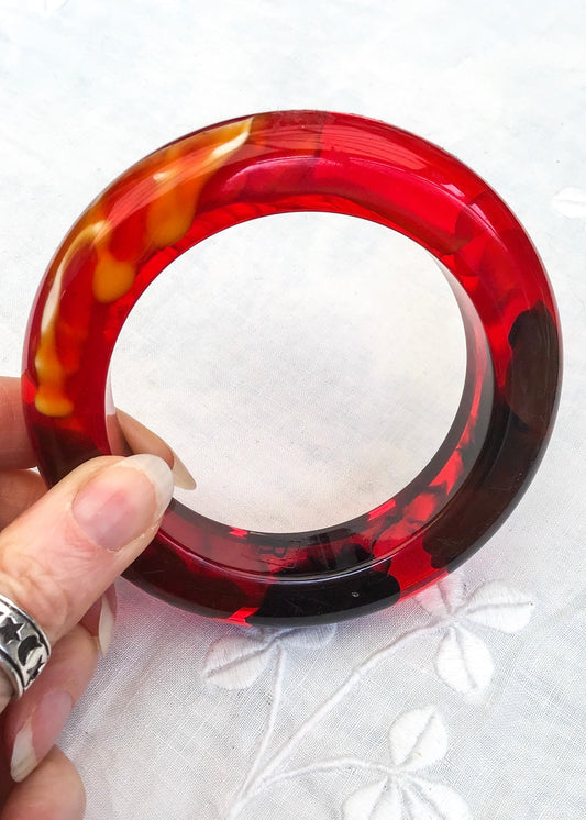 Retro Flame Red Swirly Resin Bangle