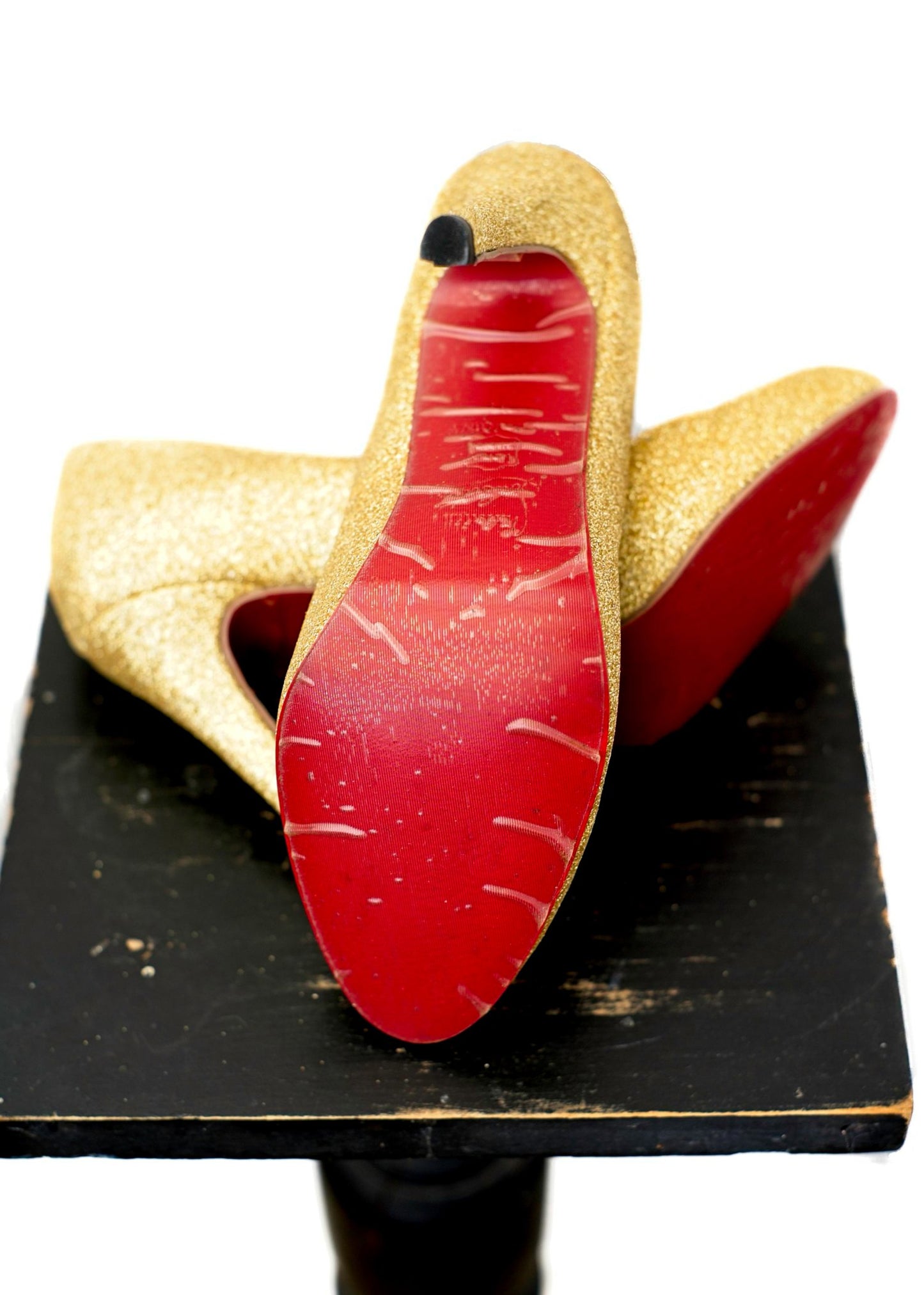 Fabulous Gold Glitter Fifi Pumps Louboutin Shoes • Size 37