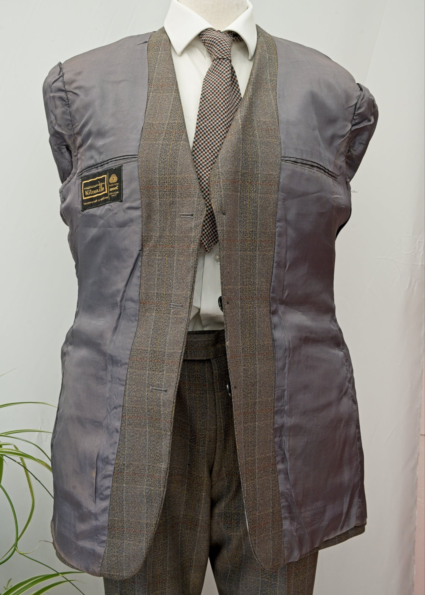 Vintage 70s 2 Piece Kilmaine Grey Check Wool Suit • 44"