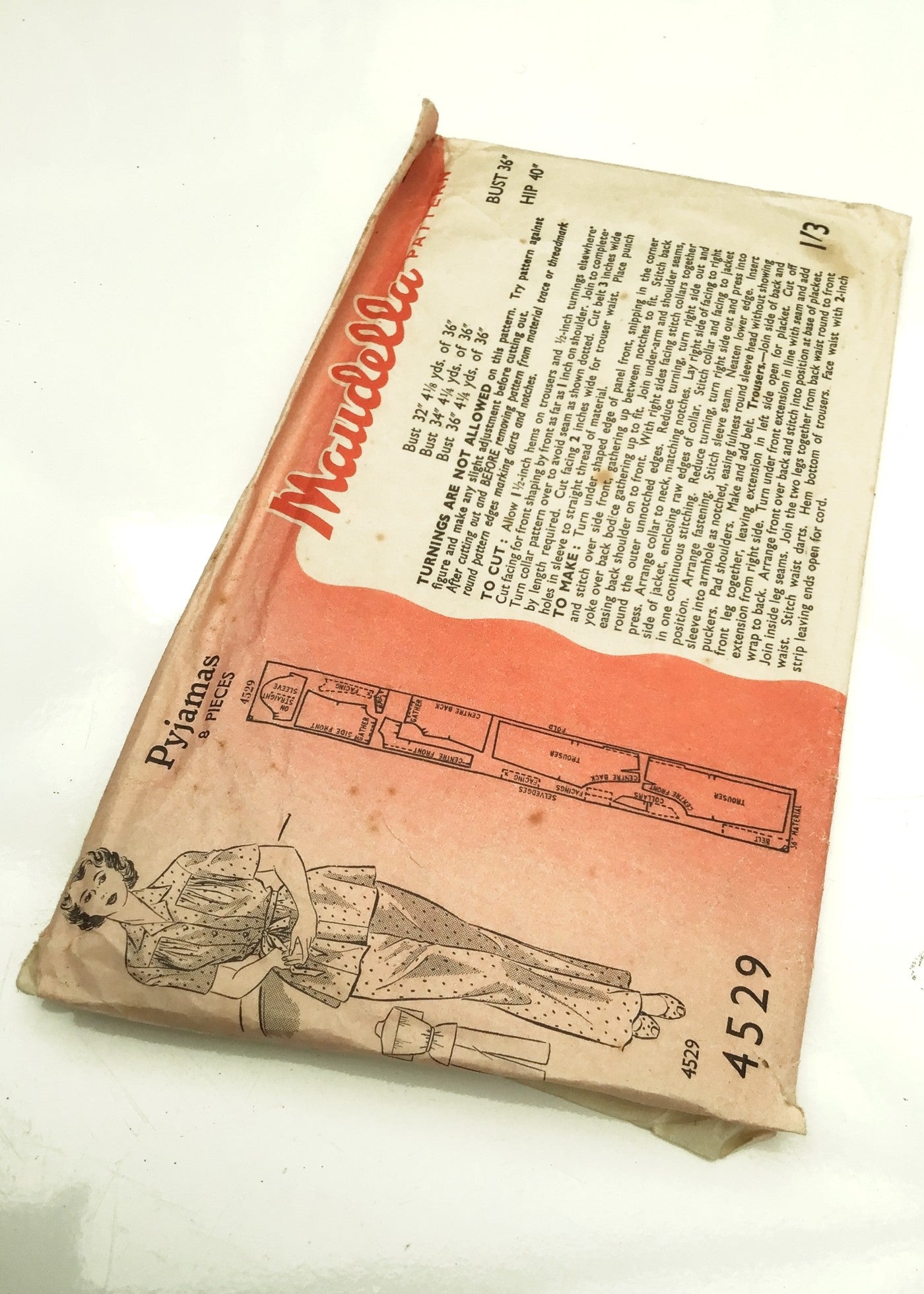 1940s Vintage Maudella #4529 Dressmaking Pattern • Pyjamas 36"