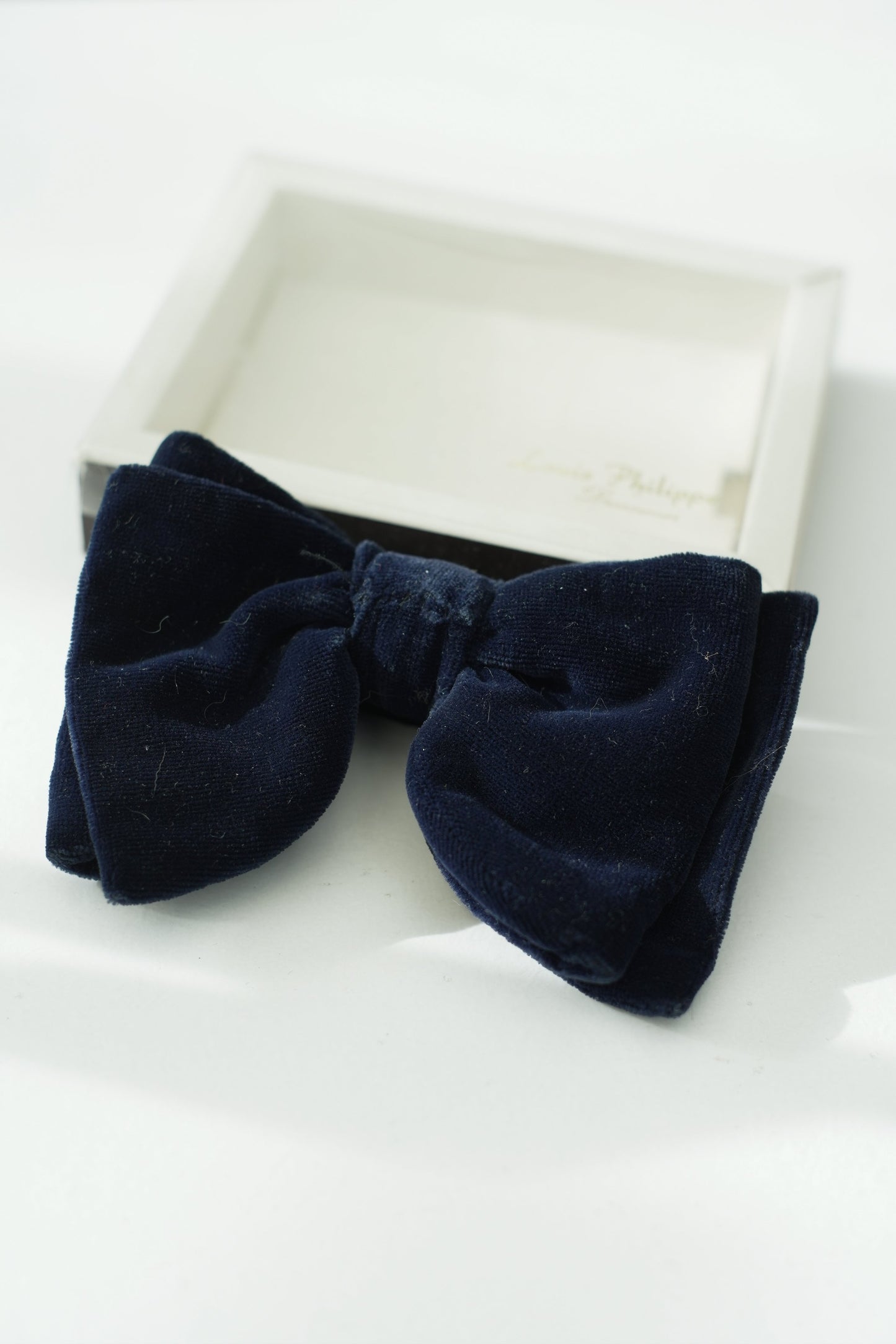 1970s Vintage Blue Velvet Butterfly Bow Tie • Louis Phillipe
