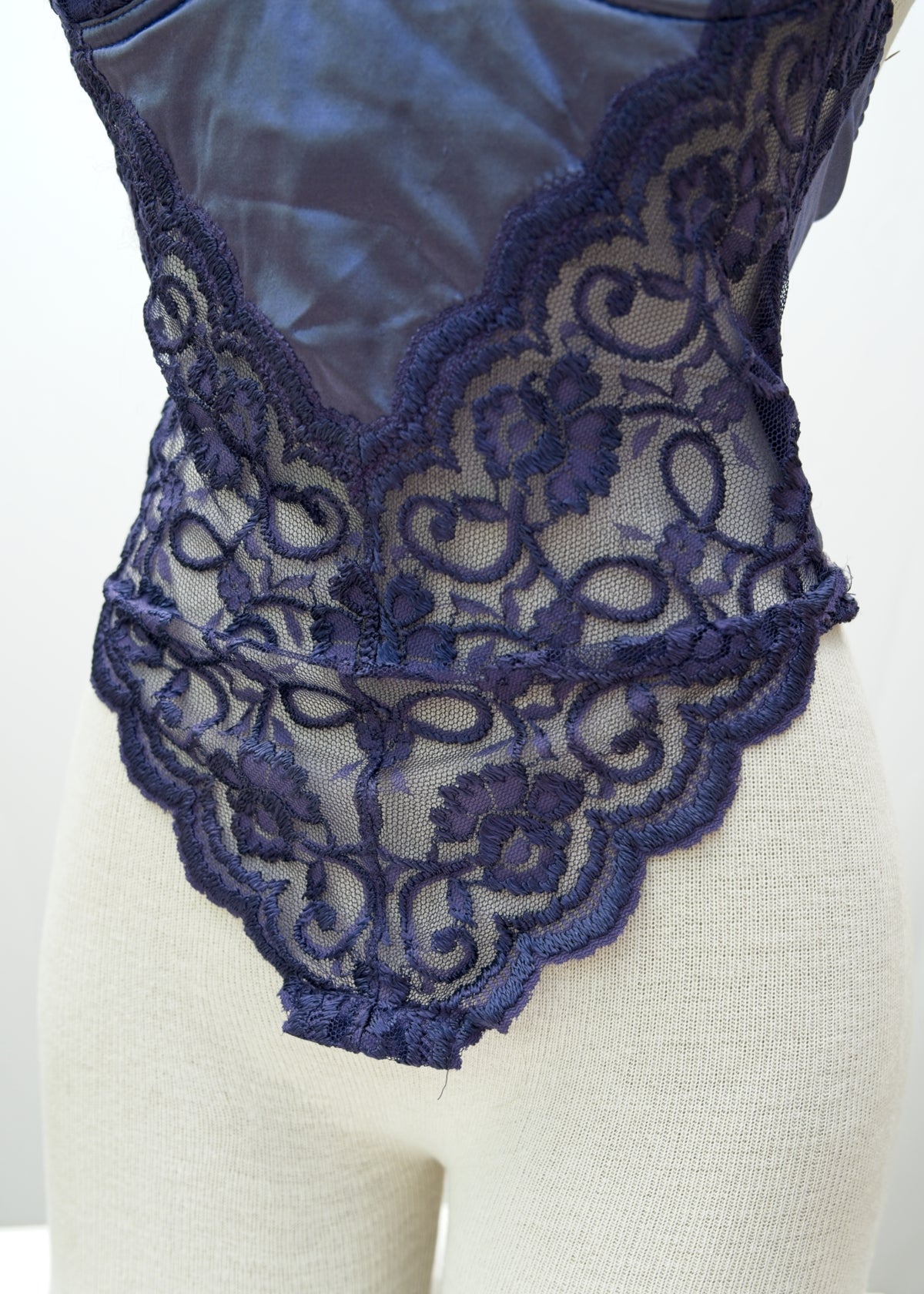 Vintage 90s Purple Lilac Satin Lace Bodysuit • 34" • Nordstrom