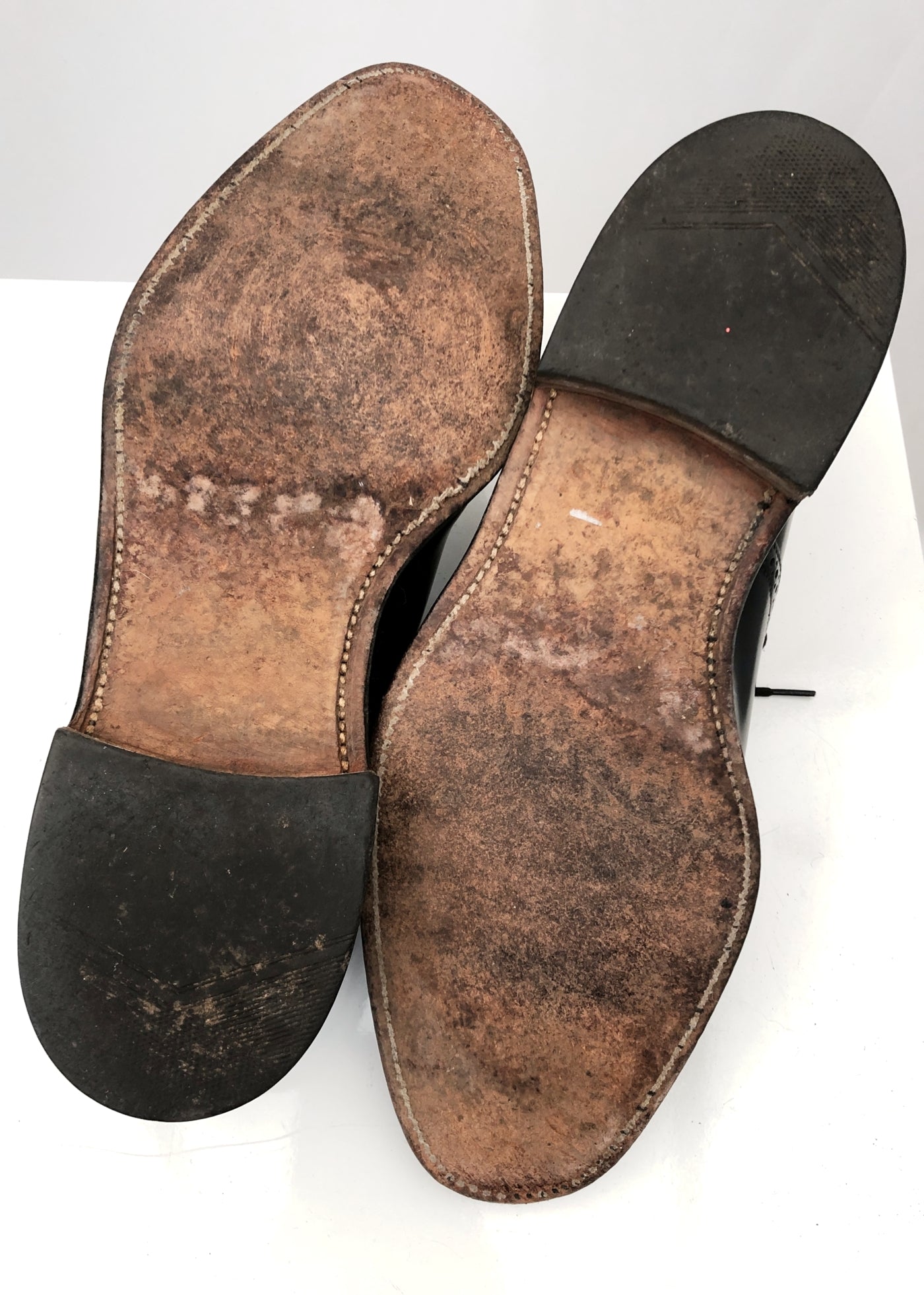 Men's Vintage Black Loake Brogue Shoes • Size UK 7