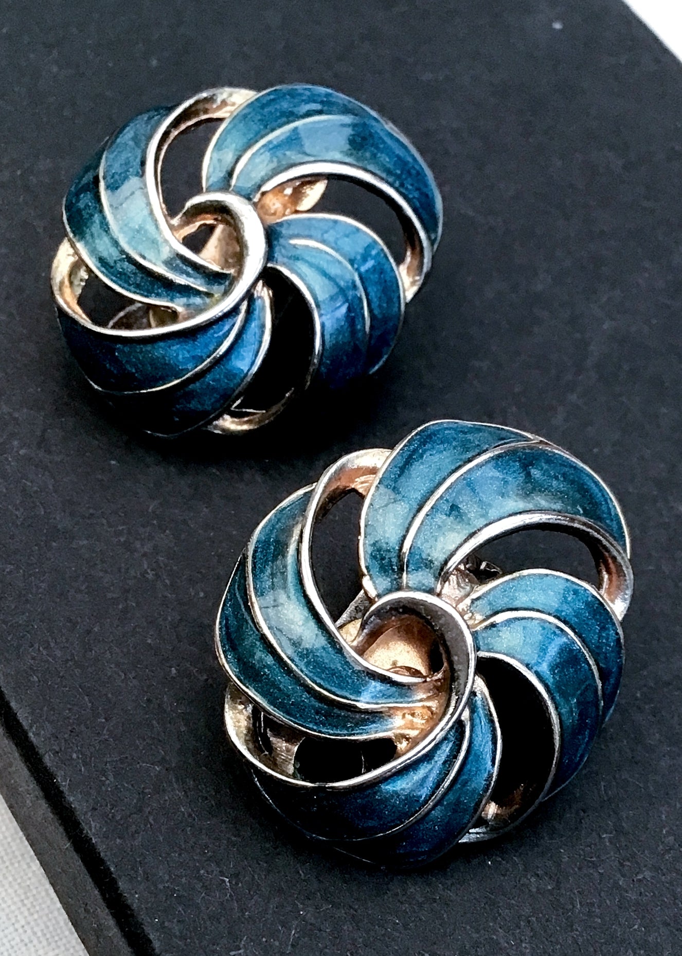 vintage 80s teal blue enamel swirl clip on earrings