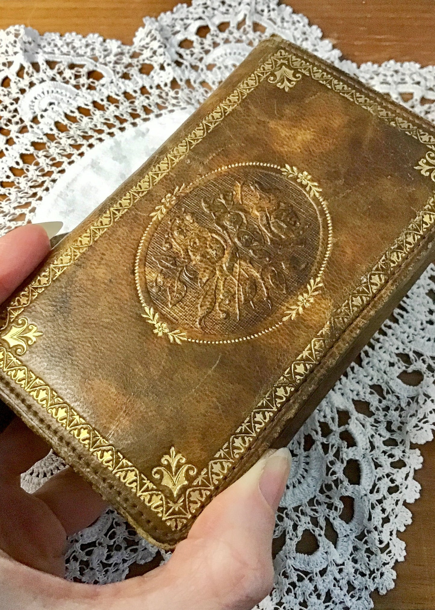 Cute Vintage Leather Tooled Purse with Handle