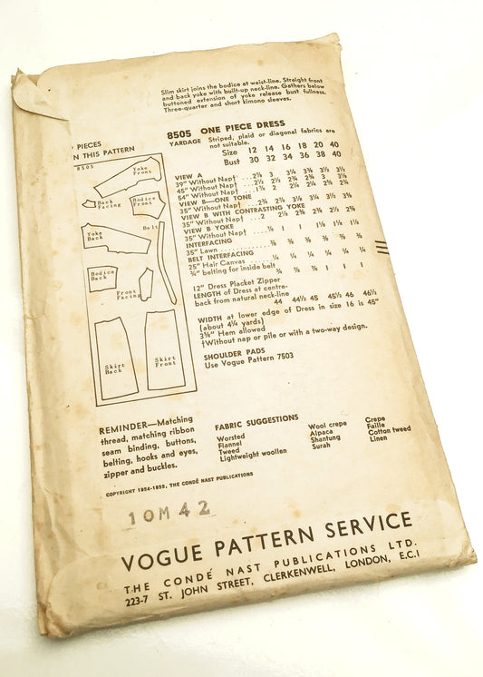 1950s Vintage Vogue #8505 Dressmaking Pattern • One Piece Slimline Dress Kimono Sleeves 32"