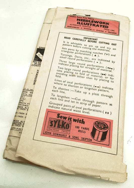 1950s Vintage Weldons #1736 Dressmaking Pattern • Dress 32"