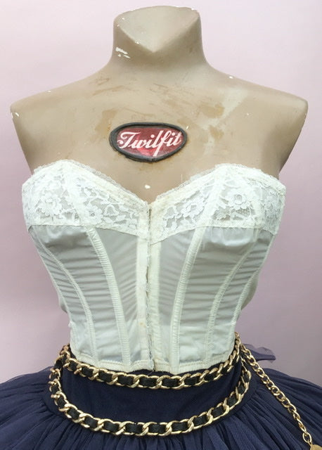 1960s White Vintage Lace Boned Bustier • 34B • Front fastening