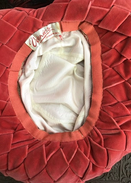 Stunning 1940s Vintage Coral Pink Velvet Vernier Halo Hat