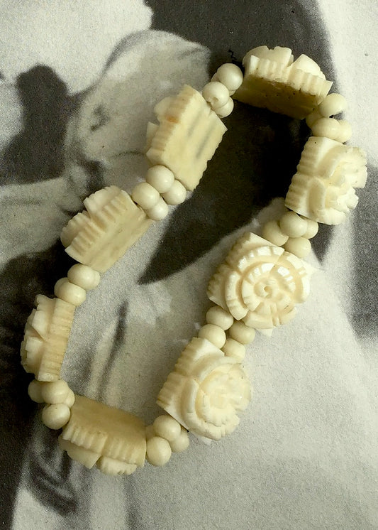 1930s Carved Bone Tiled Bead Elasticated Bracelet