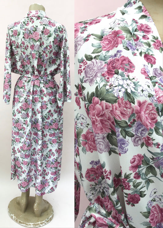 1960s Vintage Pink Floral Robe Housecoat • Dressing Gown