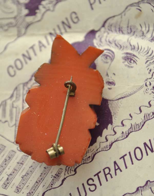 simichrome tested carved bakelite rose brooch