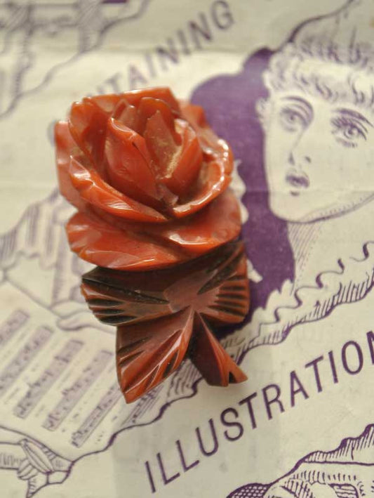vintage 1940s bakelite carved rose brooch pin