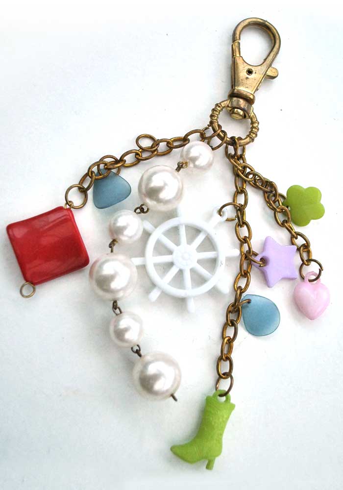 Vintage 60s Plastic Charm Keyring • Ships Wheel • Boot Hearts