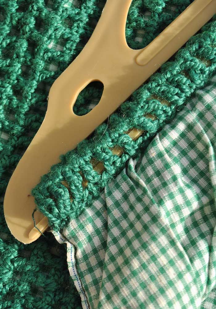 Vintage Green Crochet & Gingham Knitting Bag • Plastic handles