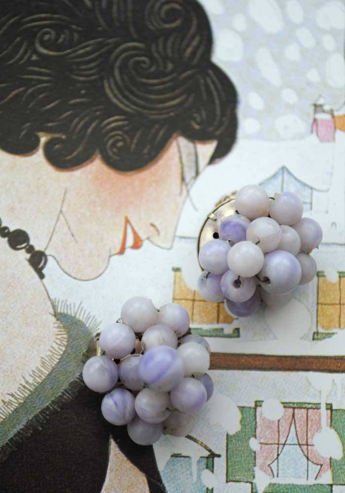 midcentury swirly lucite plastic bed earrings