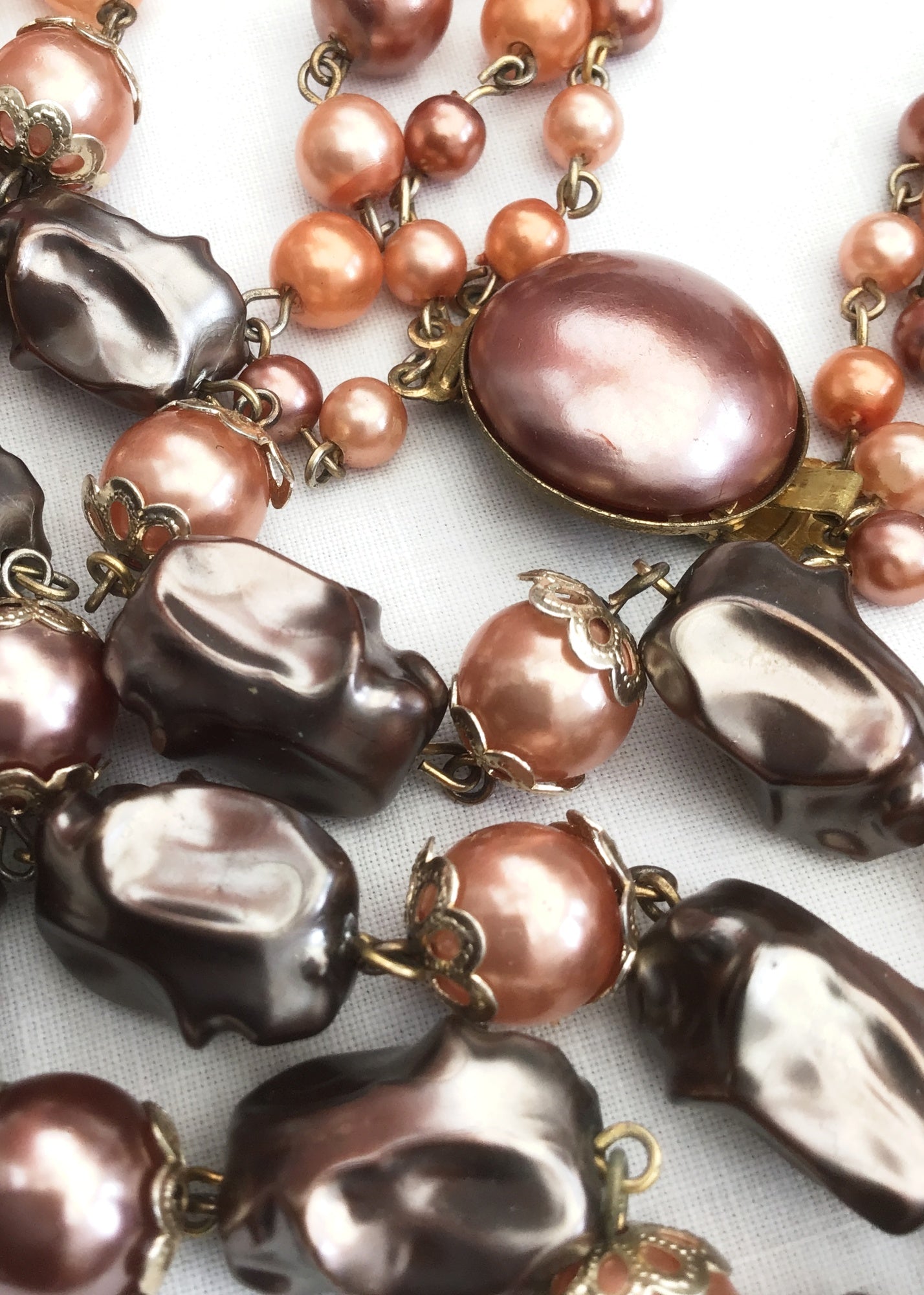 Vintage 1950s Peach Carnival Lustre Bead Necklace • Triple Strand