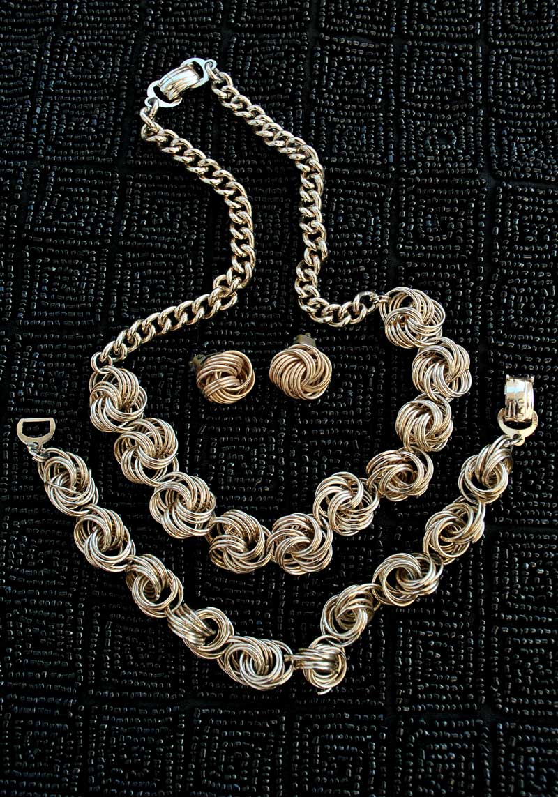 1950s Vintage Goldtone Twisted Wire Costume Jewellery Parure Set • Necklace Bracelet Earrings