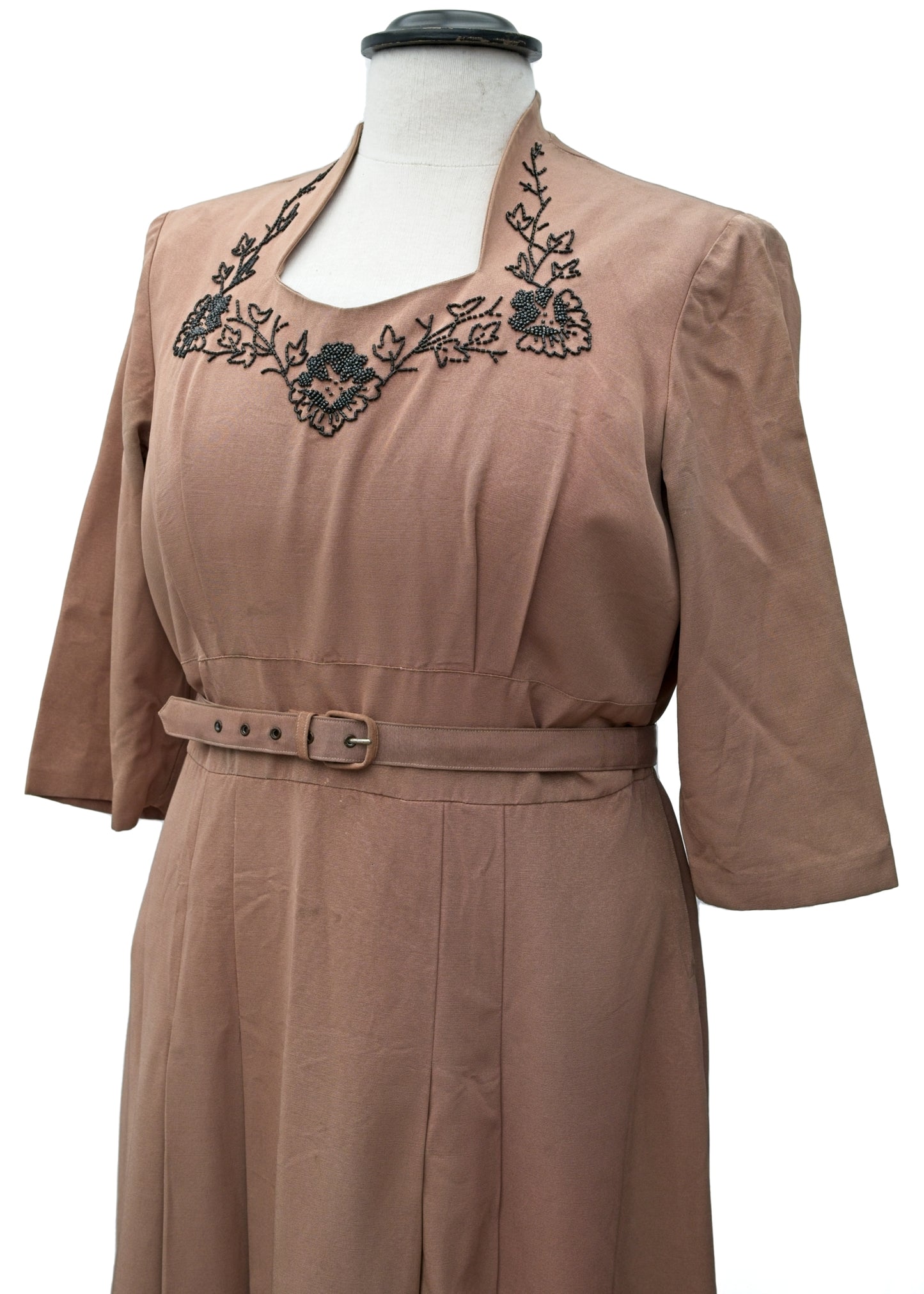 1940s Vintage Capuccino Beige Beaded Day Dress with Belt