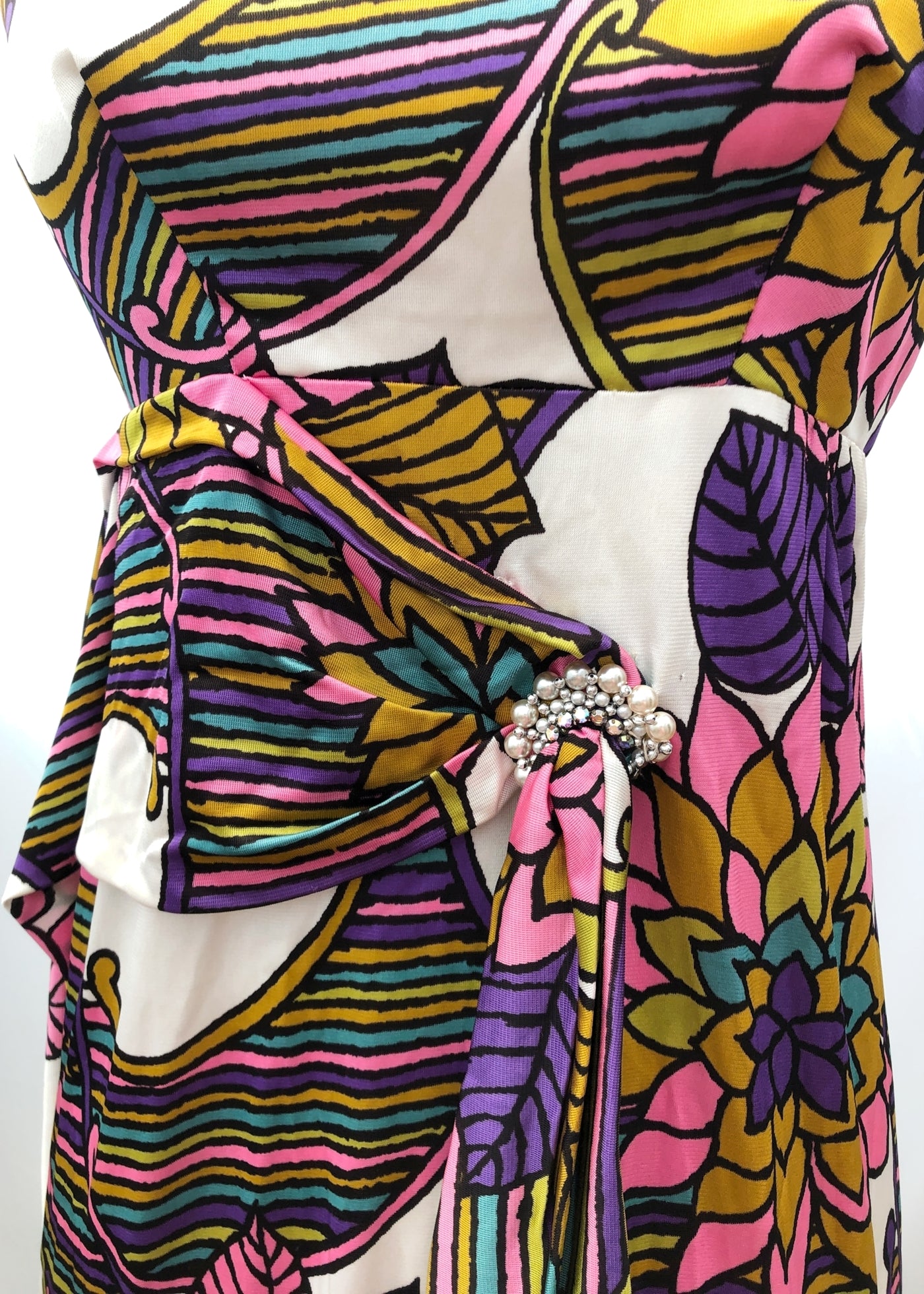 1960s Vintage Sleeveless Maxi Dress • Bold Floral Print • Pearl Accent