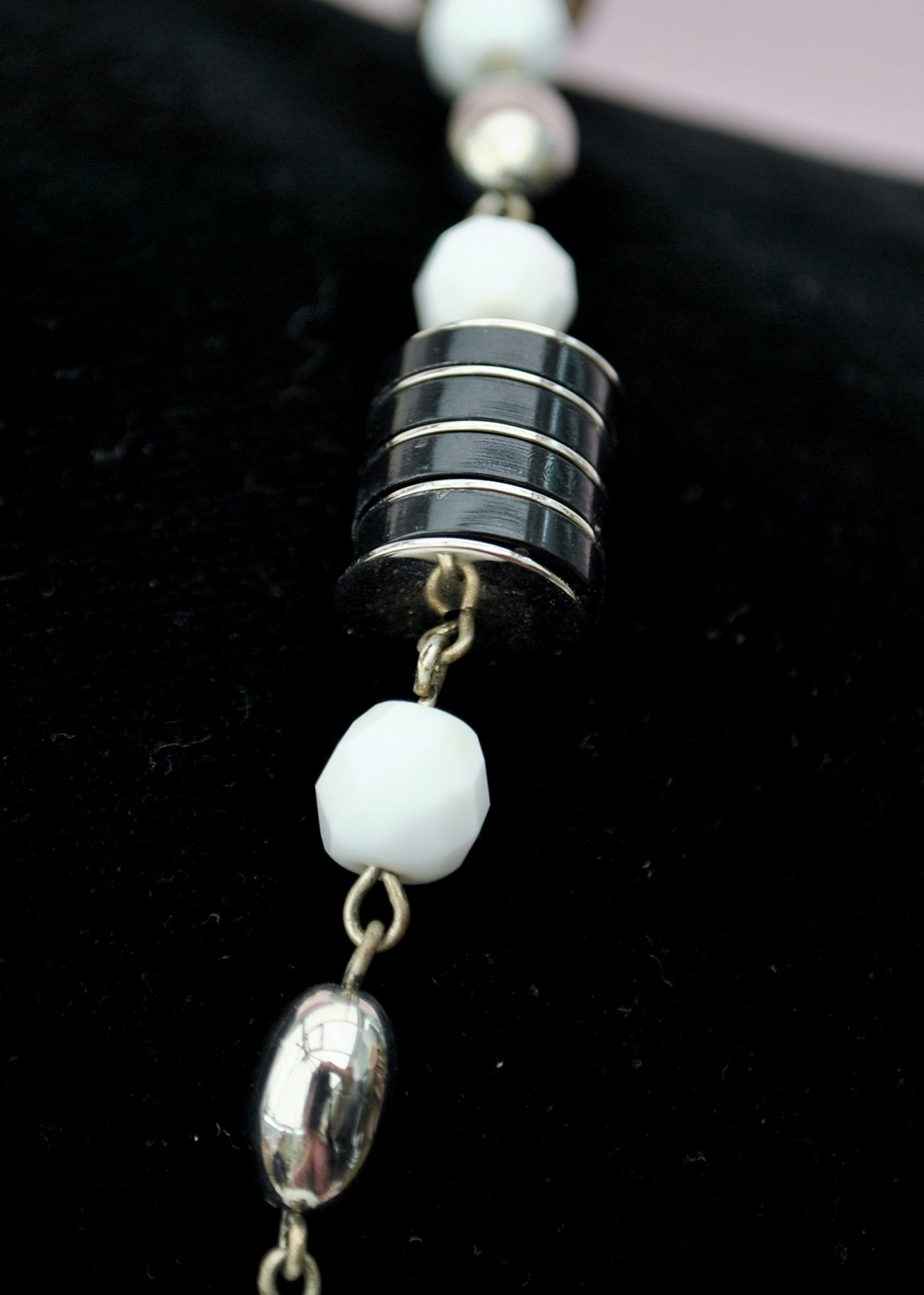 Vintage Monochrome Spinner Disc Bead Flapper Necklace • Mod