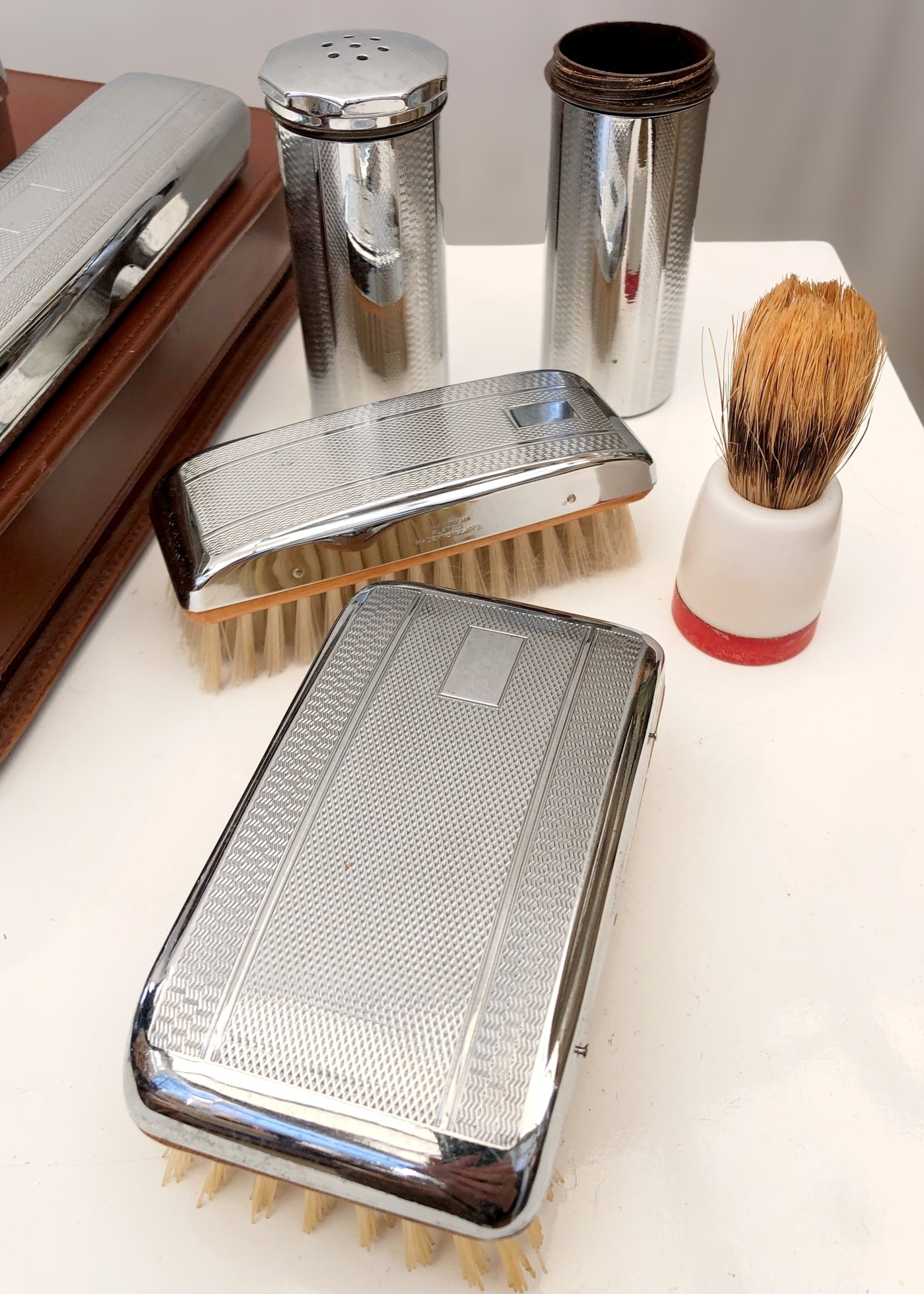 Men's Vintage 50s Connoisseur 7 Piece Travel Grooming Kit • Brown Leather