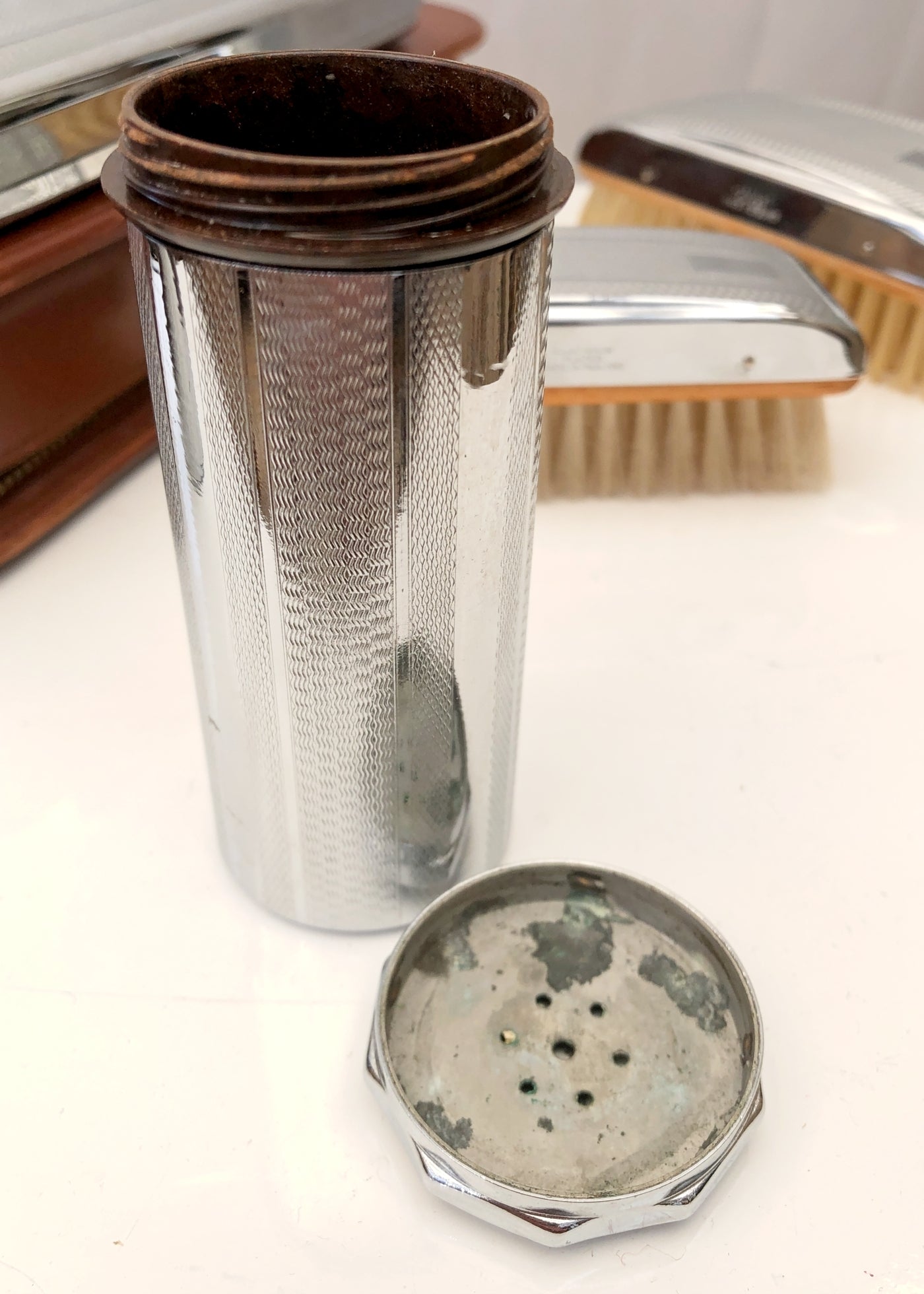 Men's Vintage 50s Connoisseur 7 Piece Travel Grooming Kit • Brown Leather