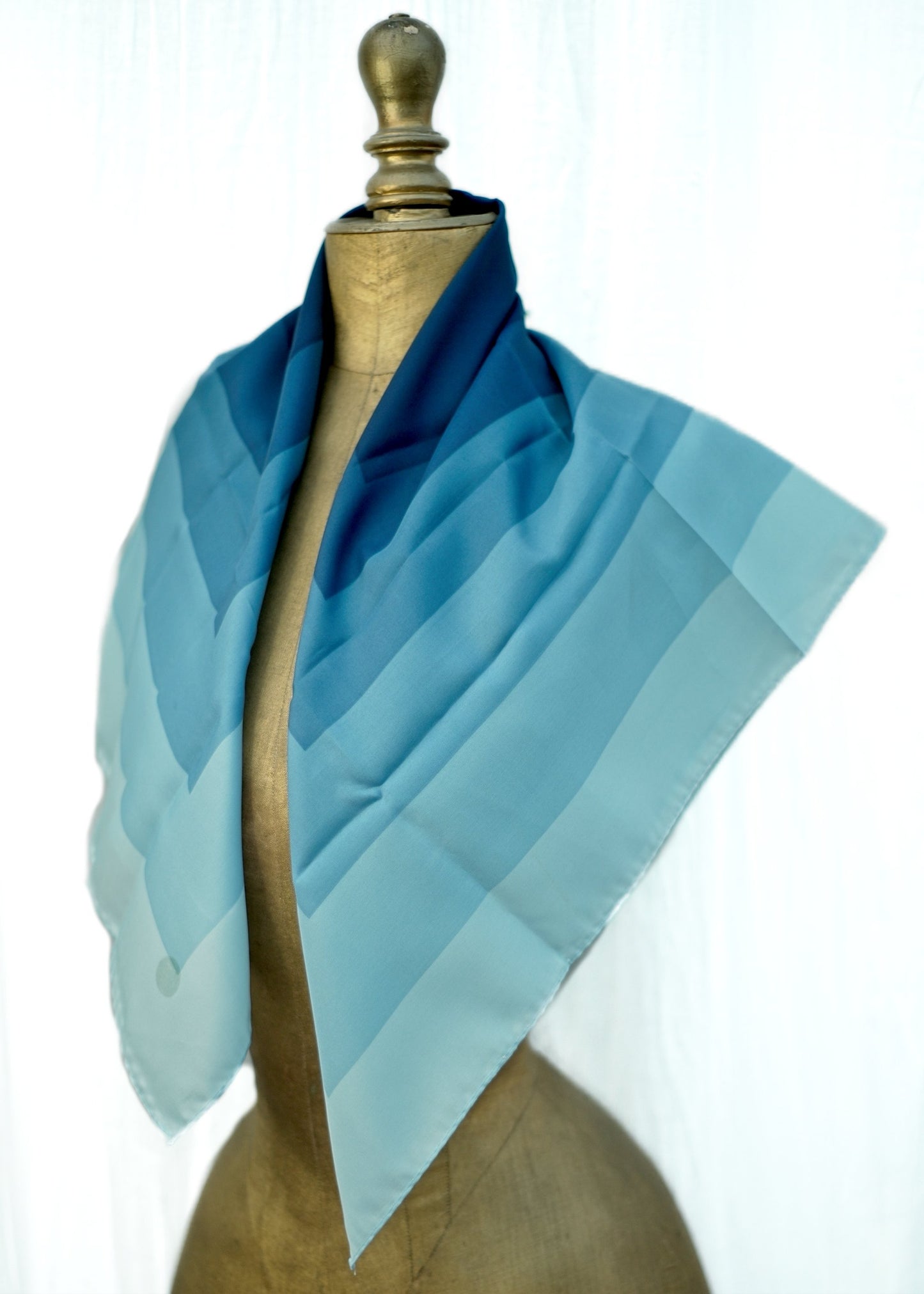 vintage michealangelo blue scarf