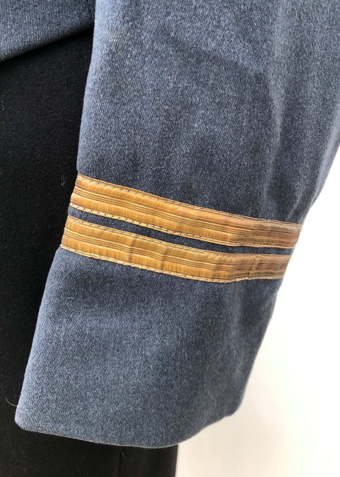 Vintage 60s  Royal Air Force Flight Lieutenant's No.5 RAF Mess Dress Jacket
