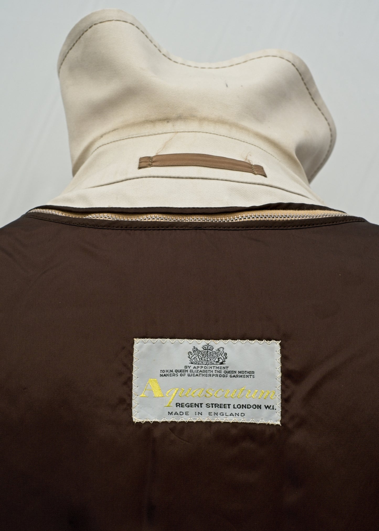 Men's Vintage Aquascutum Trench Coat Raincoat • Removable Liner