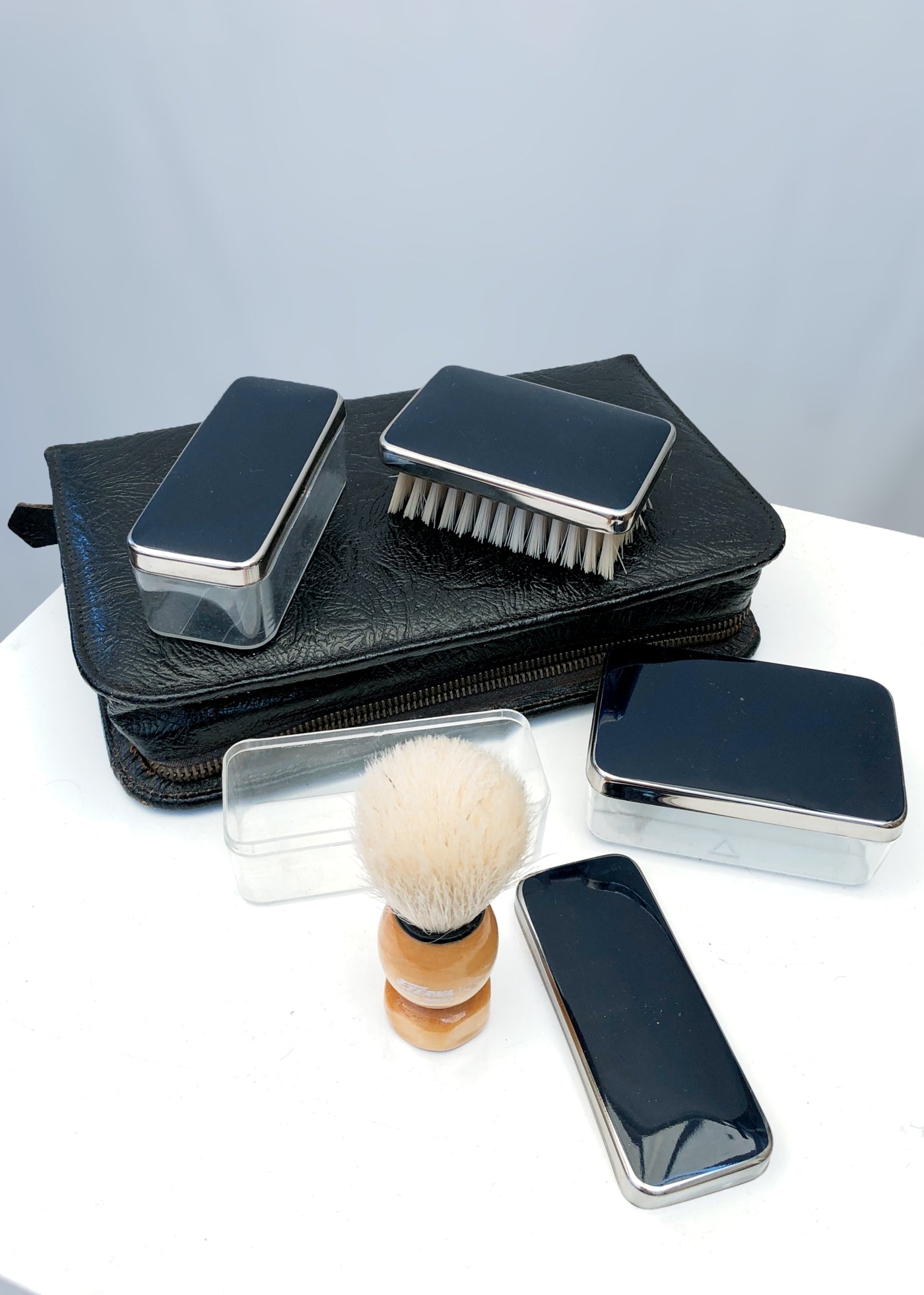 Men's Vintage 50s 4 Piece Travel Grooming Kit • Black Leather Case