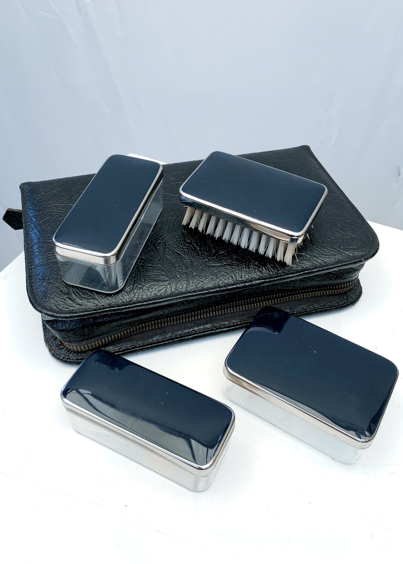 Men's Vintage 50s 4 Piece Travel Grooming Kit • Black Leather Case