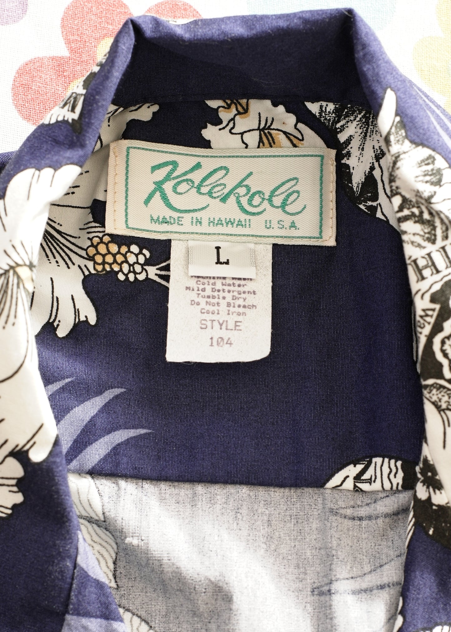 vintage hawaiian shirt made by KoleKole, Hawaii. Large fit
