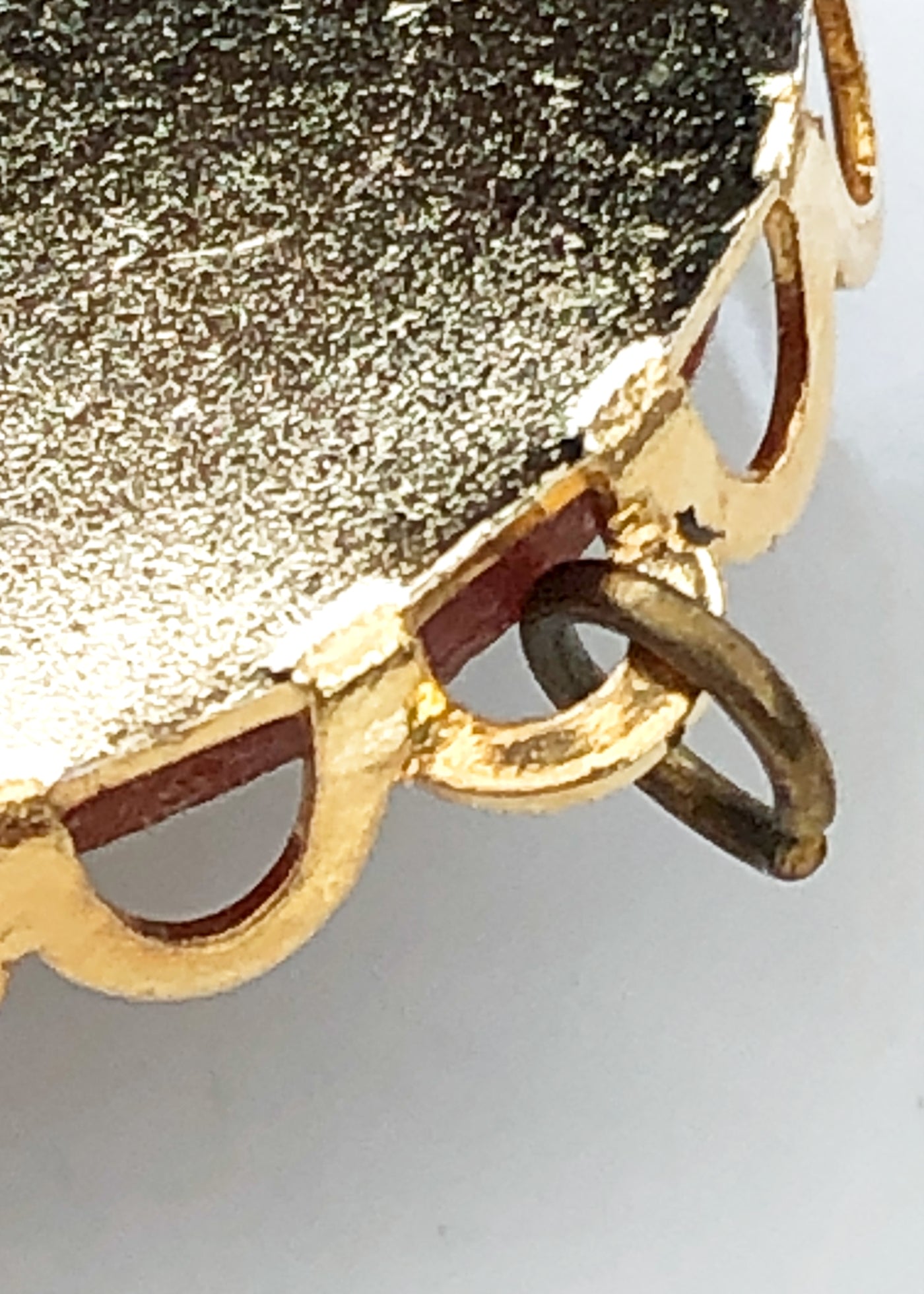 Vintage 70s Celluloid Cameo Pendant • Floral