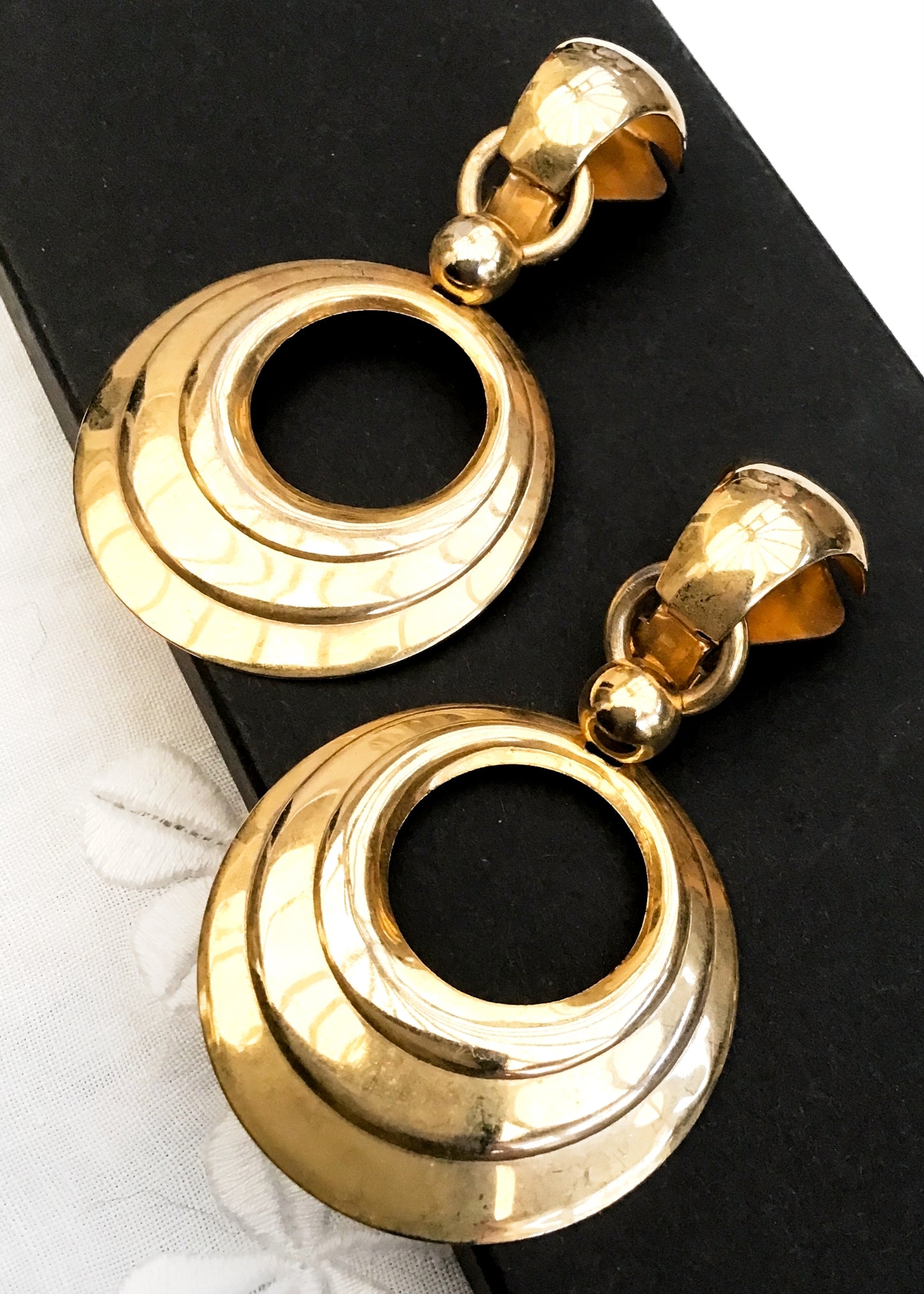 huge statement vintage 80s goldtone hoop clip on dangle doorknocker earrings